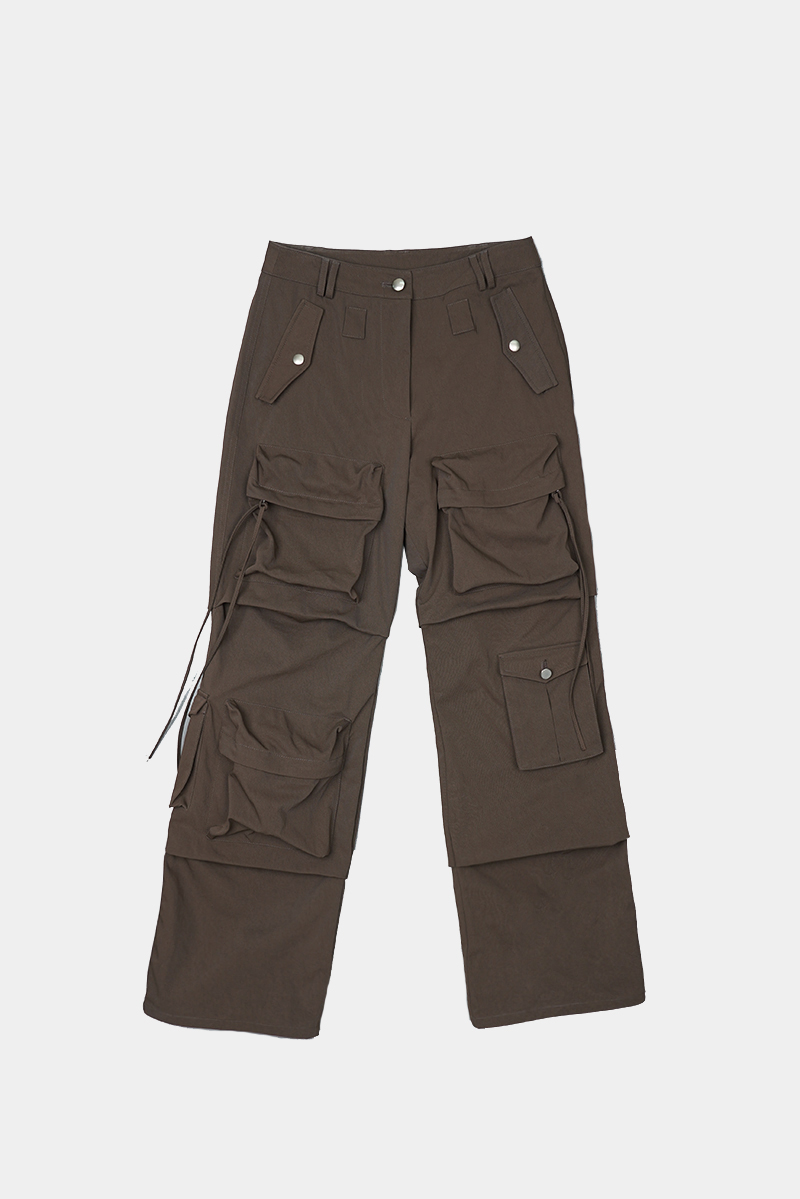 SOLID POCKET CARGO PANTS IN BROWN