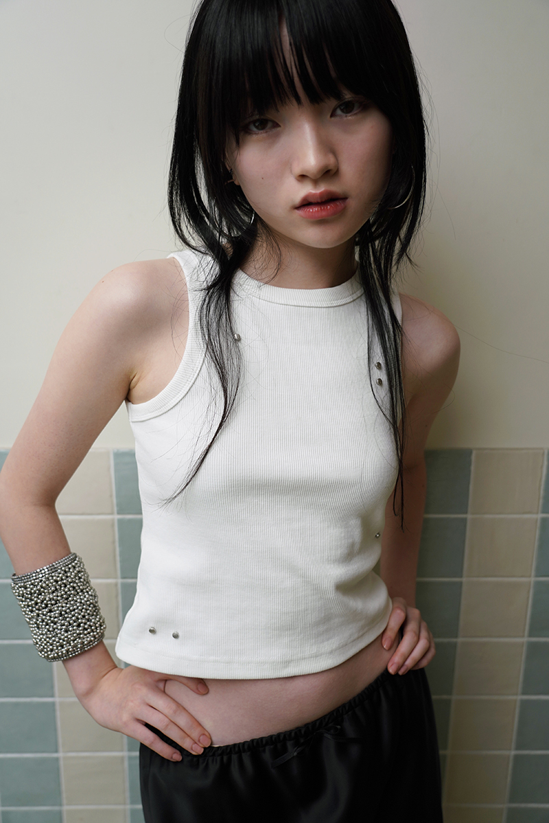 [4th re-stock] [EXCLUSIVE] RIVET RIBBED SLEEVELESS IN WHITE