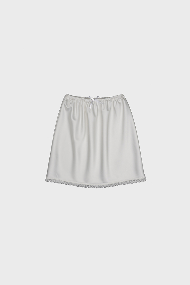 [EXCLUSIVE] LACE RIBBON SATIN SKIRT IN OFF WHITE