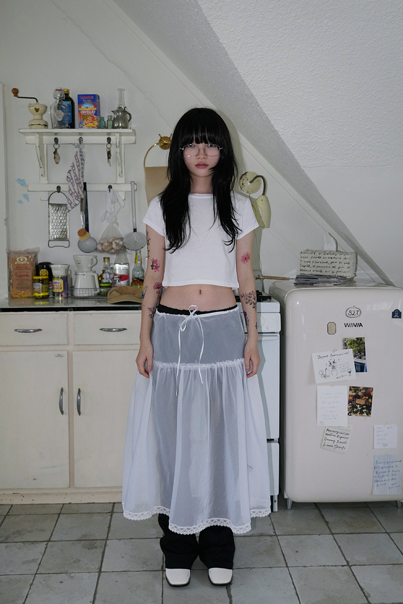 [EXCLUSIVE] SHIRRING SEE THROUGH  LACE SKIRT IN OFF WHITE