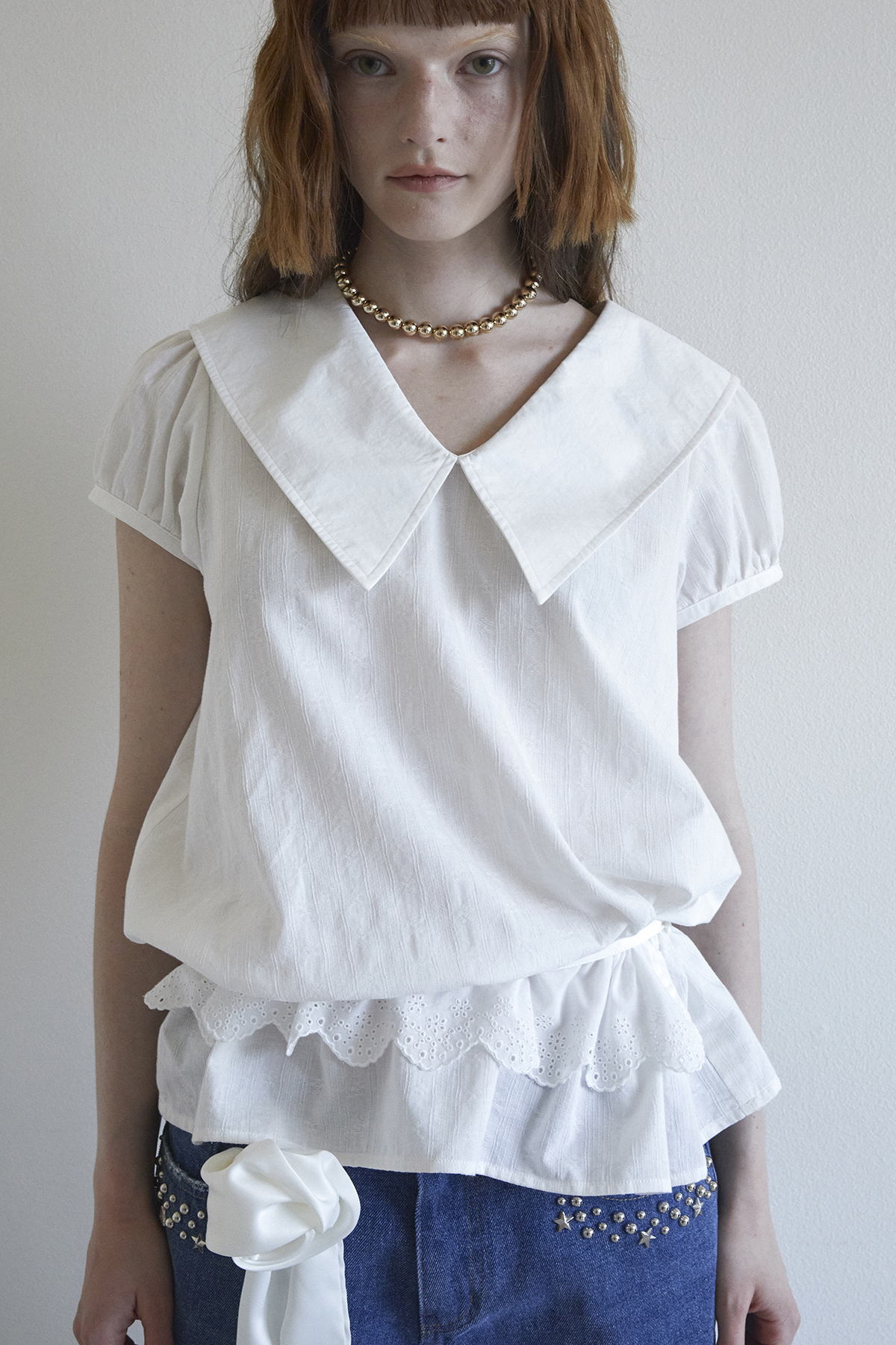 V COLLAR EMBROIDERY APRON BLOUSE